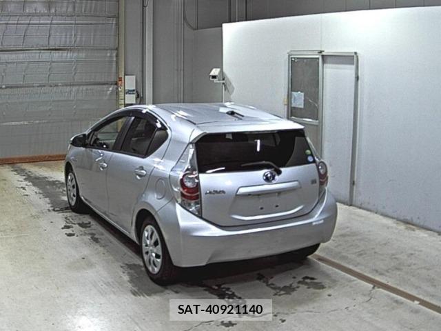 Toyota AQUA 2014 8705899-1