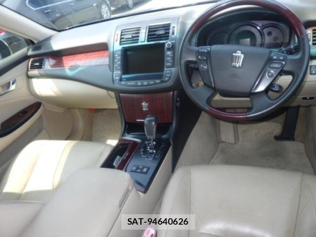 Toyota CROWN 2009 8680482-2