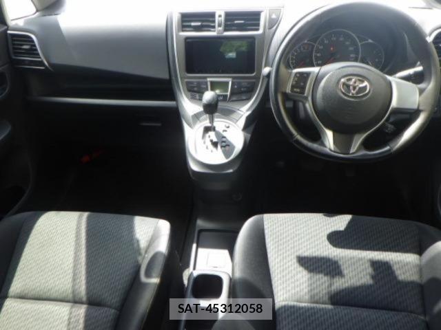 Toyota RACTIS 2013 8939366-3