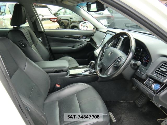 Toyota CROWN 2018 8937207-16