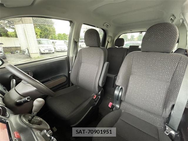 Toyota SPADE 2014 8917270-15