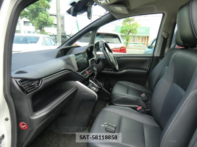 Toyota ESQUIRE 2016 8908421-17