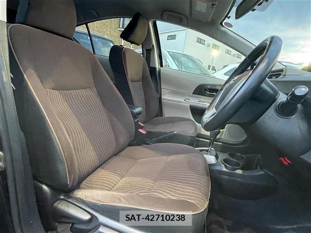 Toyota AQUA 2012 8946854-1