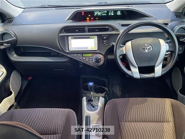 Toyota AQUA 2012 8946854-14