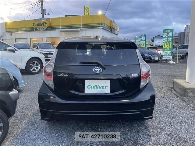 Toyota AQUA 2012 8946854-2