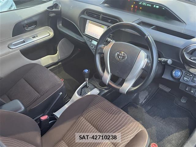 Toyota AQUA 2012 8946854-21