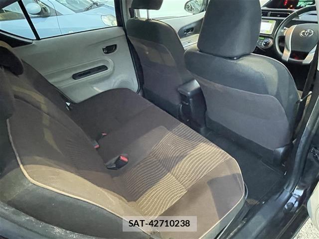Toyota AQUA 2012 8946854-3