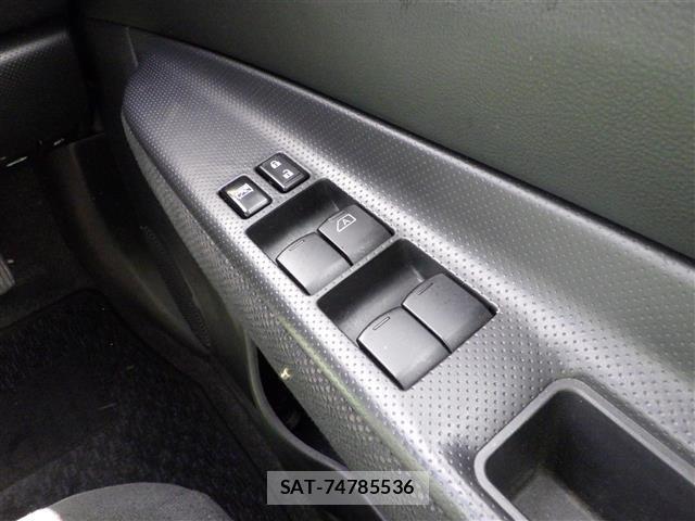 Nissan Wingroad 2017 8916842-11