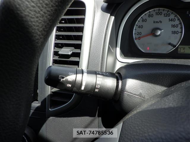 Nissan Wingroad 2017 8916842-7