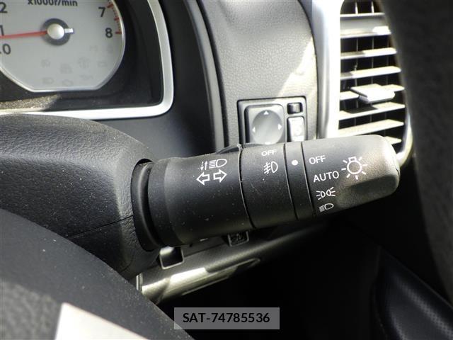 Nissan Wingroad 2017 8916842-9