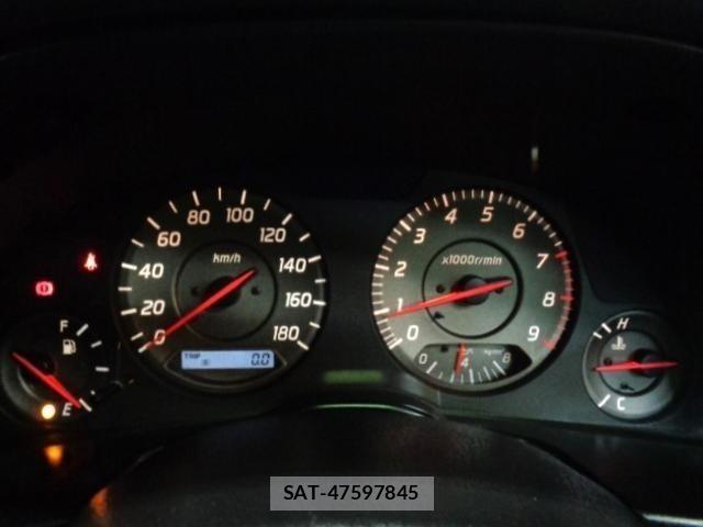 Nissan SKYLINE 2000 8909115-32