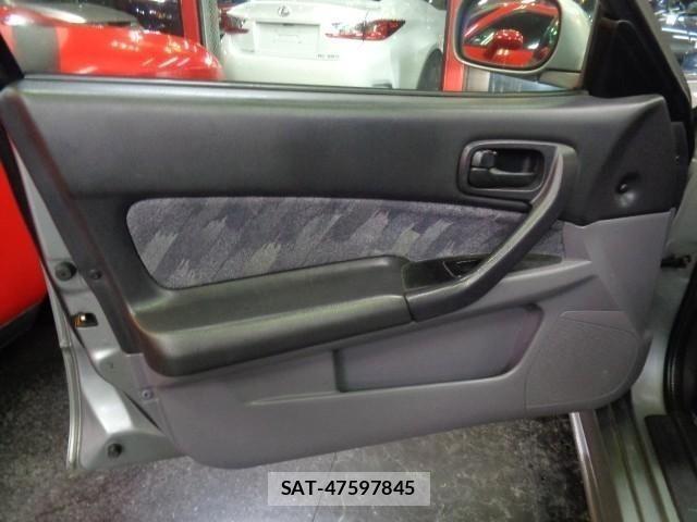 Nissan SKYLINE 2000 8909115-37