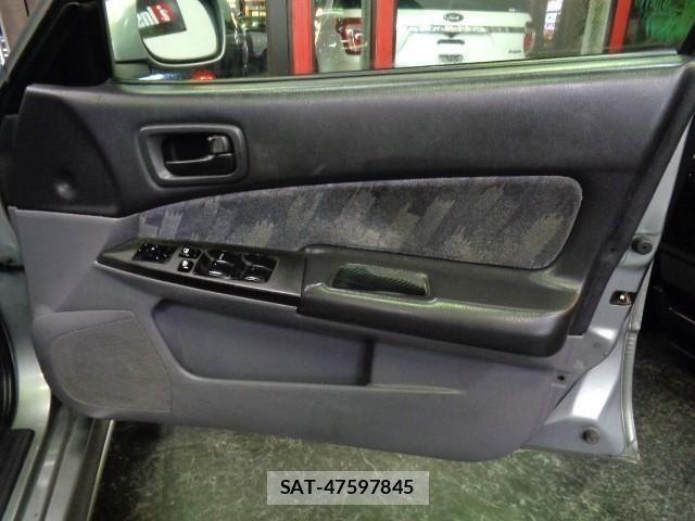 Nissan SKYLINE 2000 8909115-38