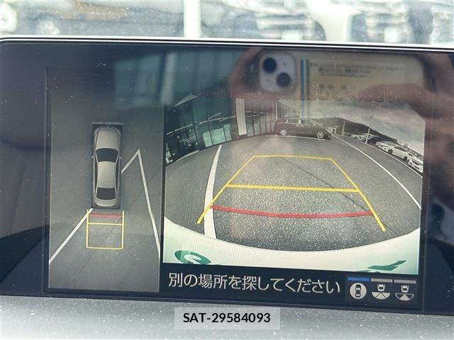 Toyota CROWN 2018 8937464-1