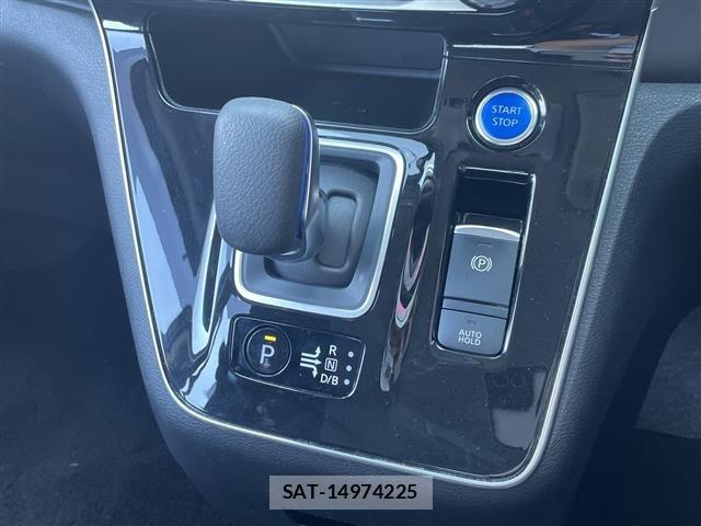 Nissan SERENA 2022 8924494-1