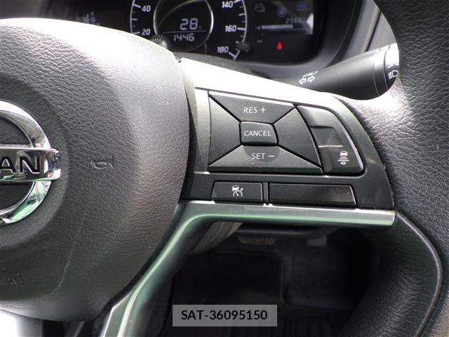 Nissan NOTE 2018 8911354-1