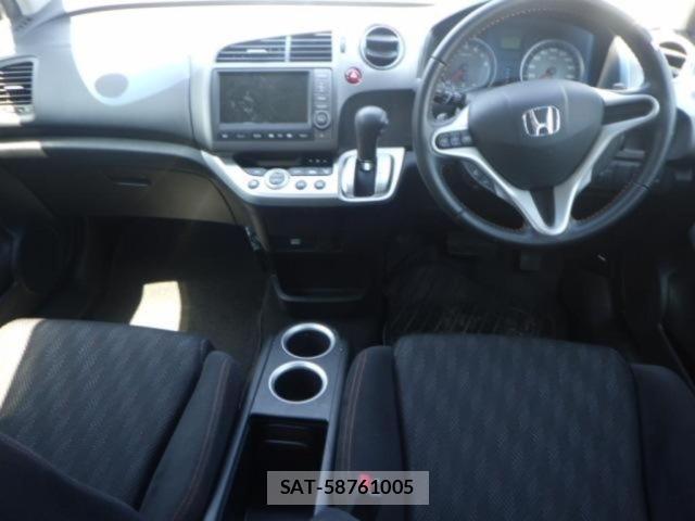 Honda STREAM 2011 8718011-3