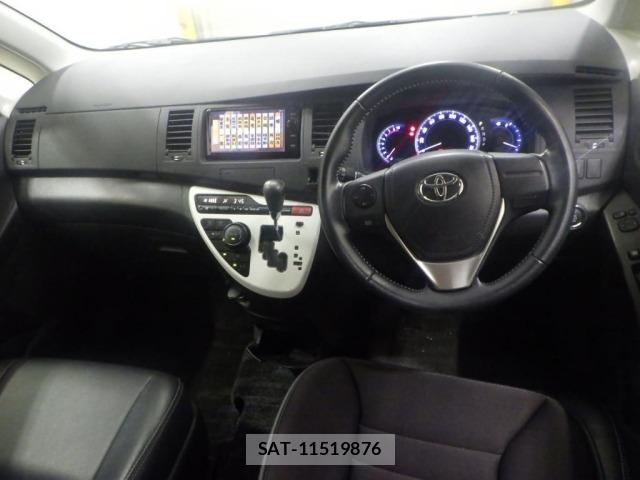 Toyota ISIS 2016 8948005-3