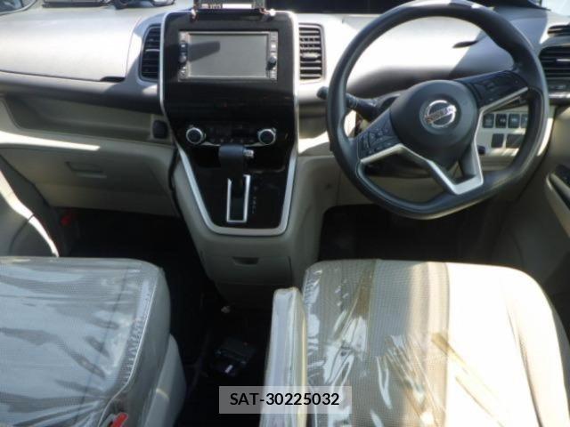 Nissan SERENA 2018 8672884-3