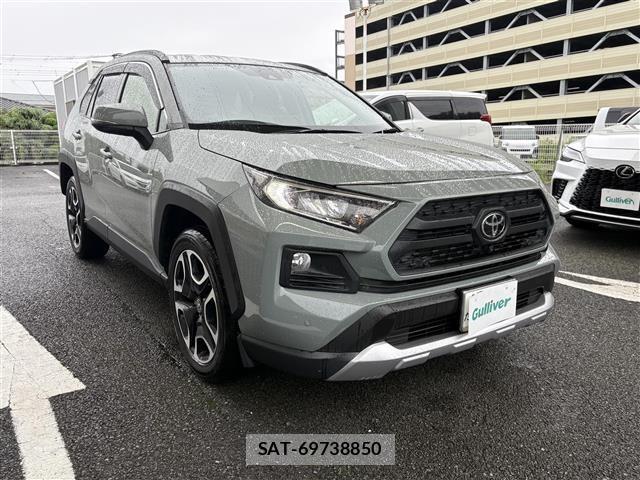 Toyota RAV4 2021 8938063-16