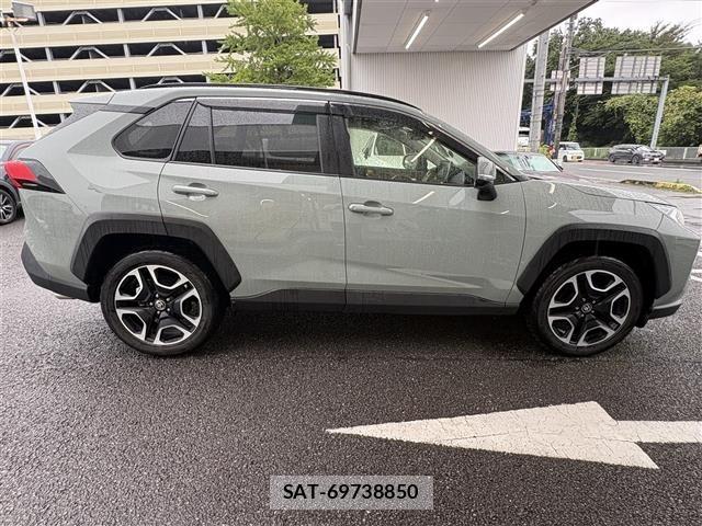 Toyota RAV4 2021 8938063-17