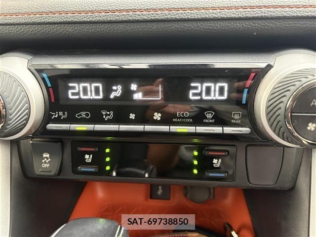Toyota RAV4 2021 8938063-22