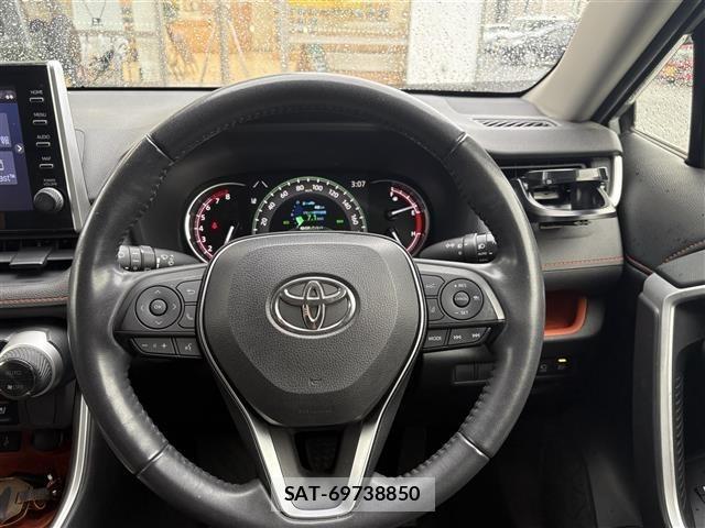 Toyota RAV4 2021 8938063-3