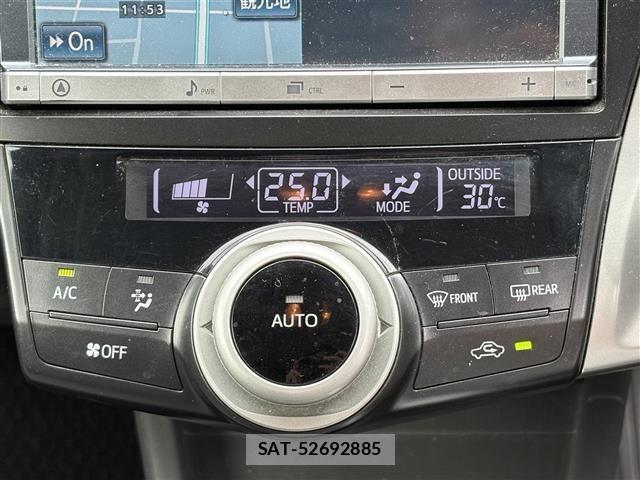 Toyota PRIUS 2013 8938586-10