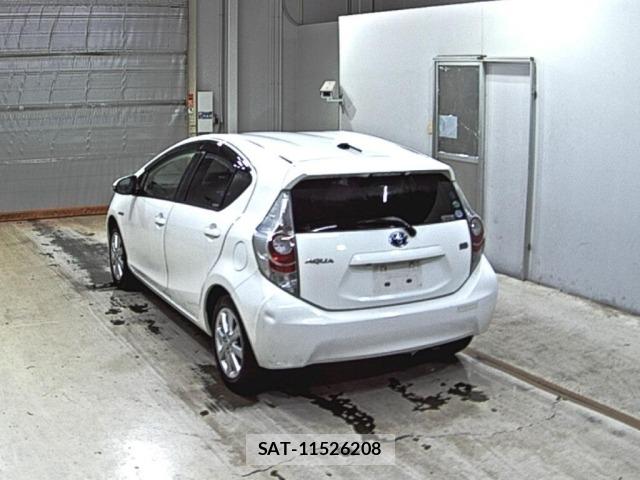 Toyota AQUA 2014 8705910-1