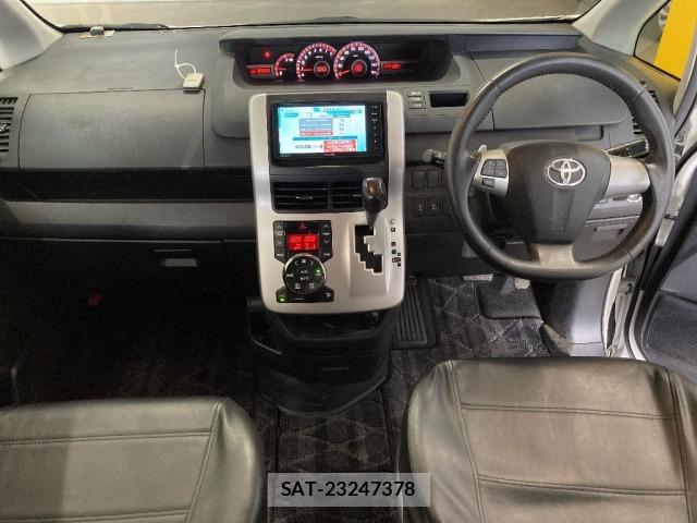 Toyota NOAH 2010 8706065-3