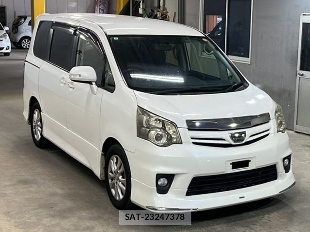 Toyota NOAH 2010 8706065-4