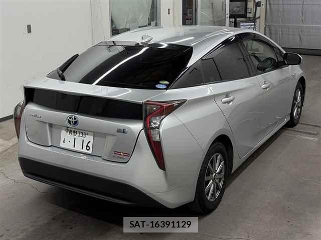 Toyota PRIUS 2016 8911382-5