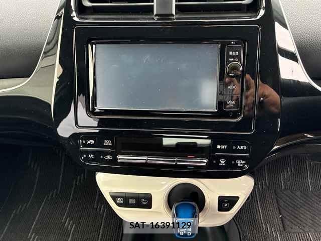 Toyota PRIUS 2016 8911382-6
