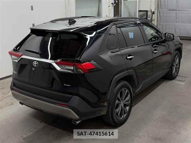 Toyota RAV4 2025 8937683-5
