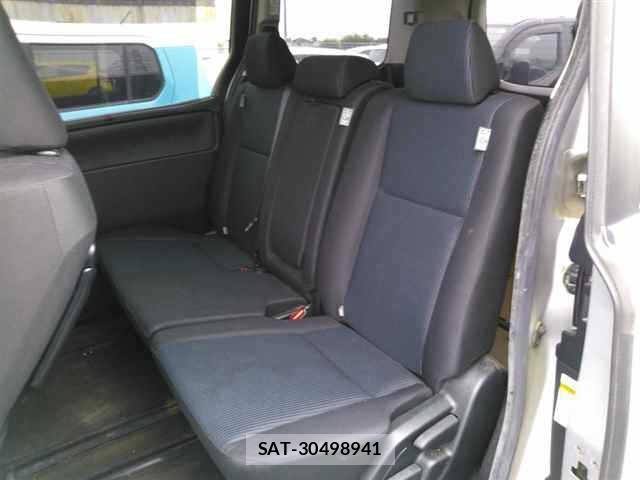 Toyota NOAH 2019 8765177-9