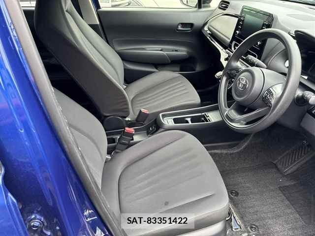 Toyota AQUA 2021 8862384-7