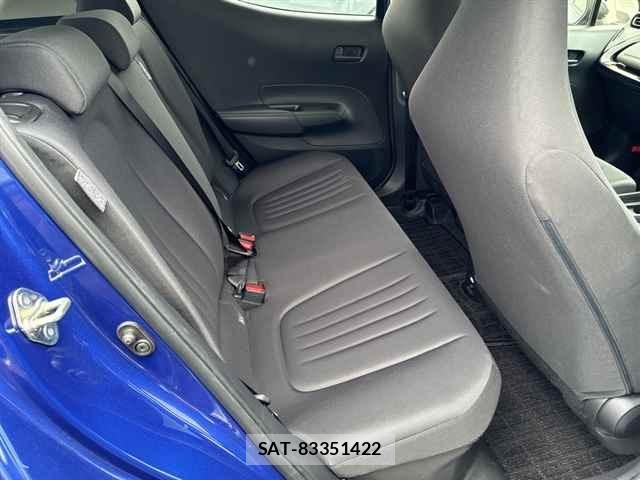 Toyota AQUA 2021 8862384-8