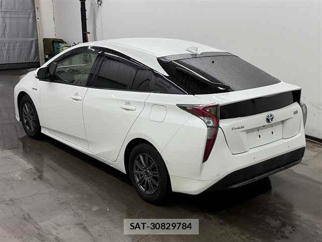 Toyota PRIUS 2017 8911385-1