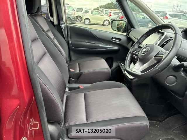 Nissan SERENA 2018 8693064-7