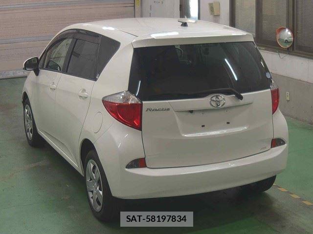 Toyota RACTIS 2013 8710645-1