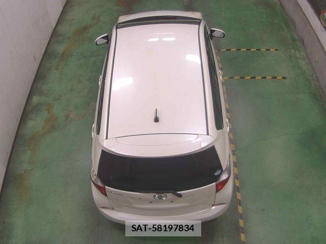 Toyota RACTIS 2013 8710645-6