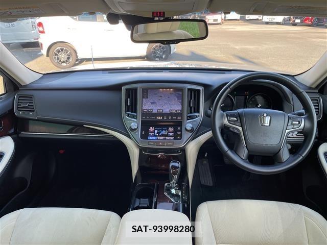 Toyota CROWN 2017 8680504-14