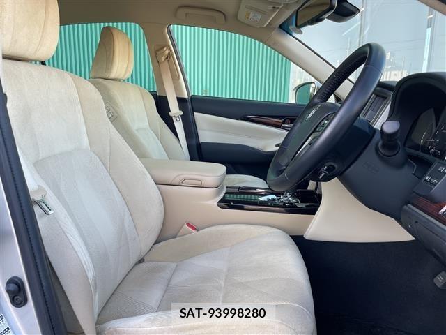 Toyota CROWN 2017 8680504-18