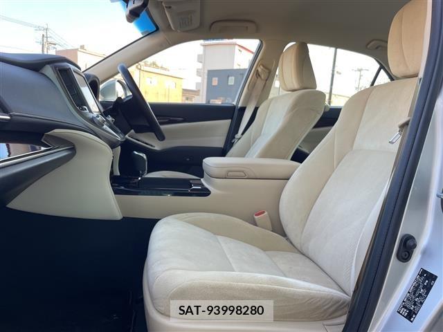 Toyota CROWN 2017 8680504-19