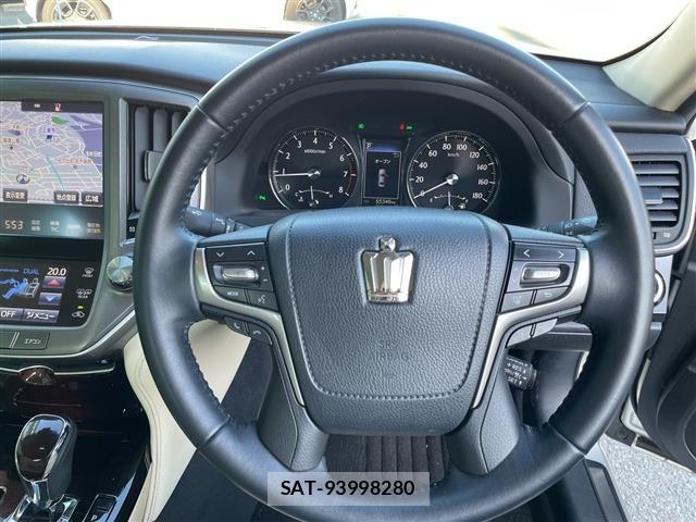 Toyota CROWN 2017 8680504-5