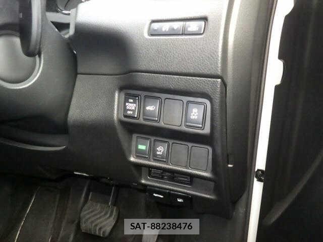 Nissan X-TRAIL 2019 8930181-6