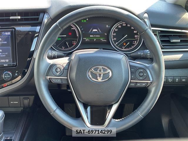 Toyota CAMRY 2017 8885018-14