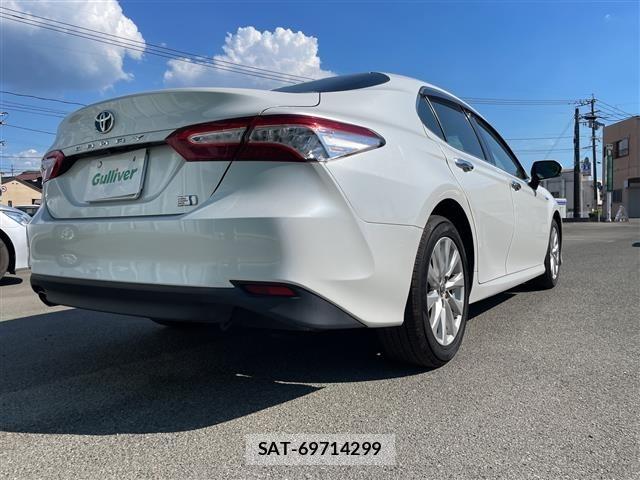 Toyota CAMRY 2017 8885018-2