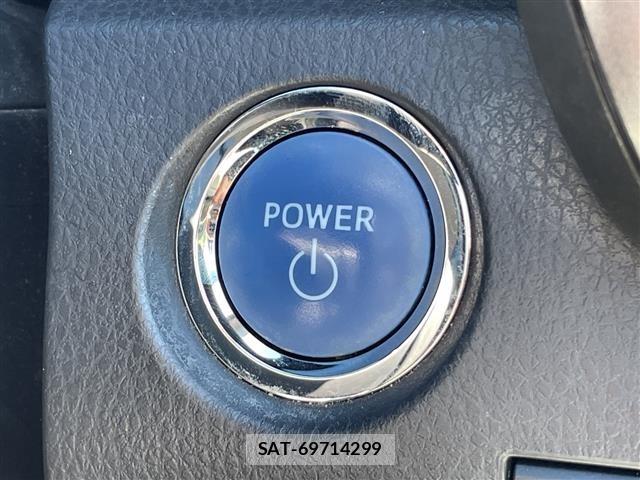 Toyota CAMRY 2017 8885018-21