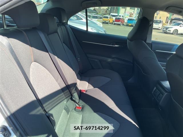 Toyota CAMRY 2017 8885018-9